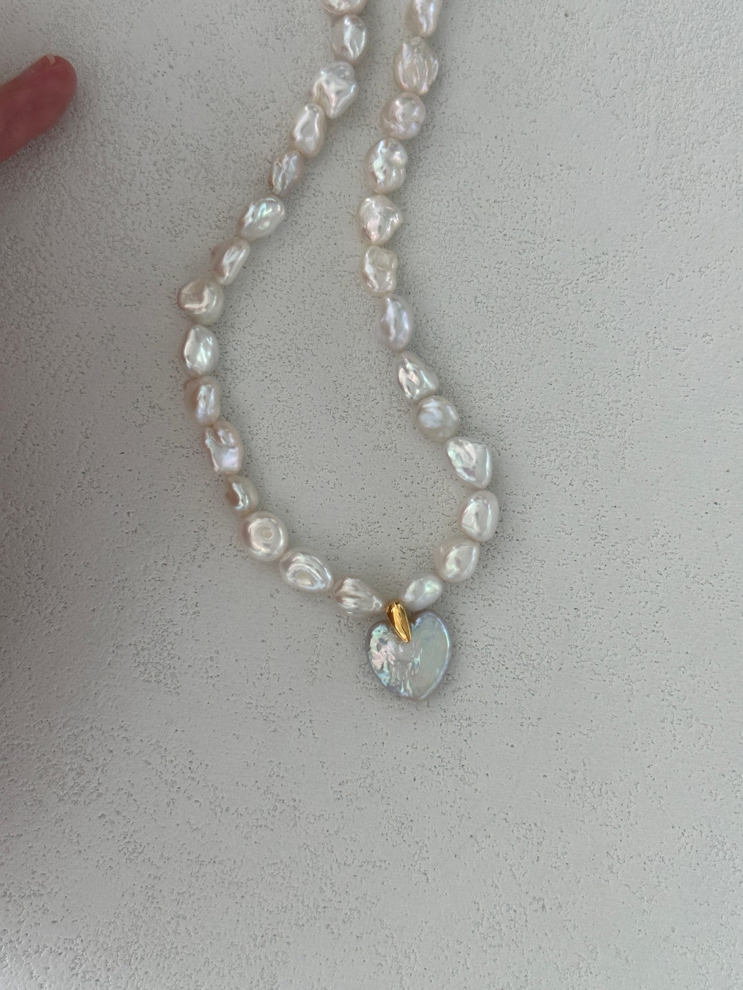 Gembea JewelryLove Pendant Shaped Baroque Pearl Beaded Necklace