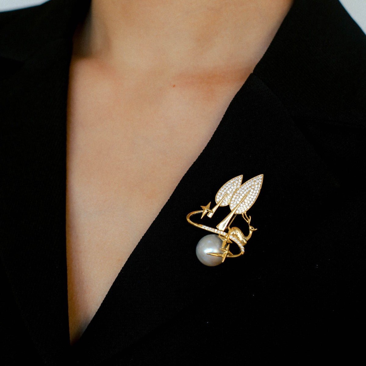 Christmas Deer Mabe Pearl Brooch gembea jewelry