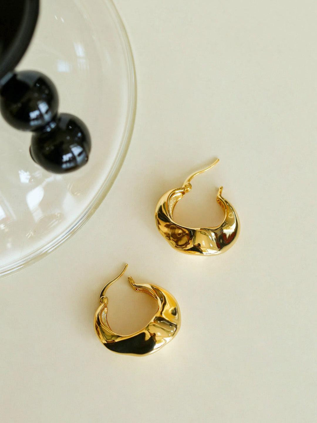 Commuter Twist Floral Geometric Metal Earrings - Gembea Jewelry
