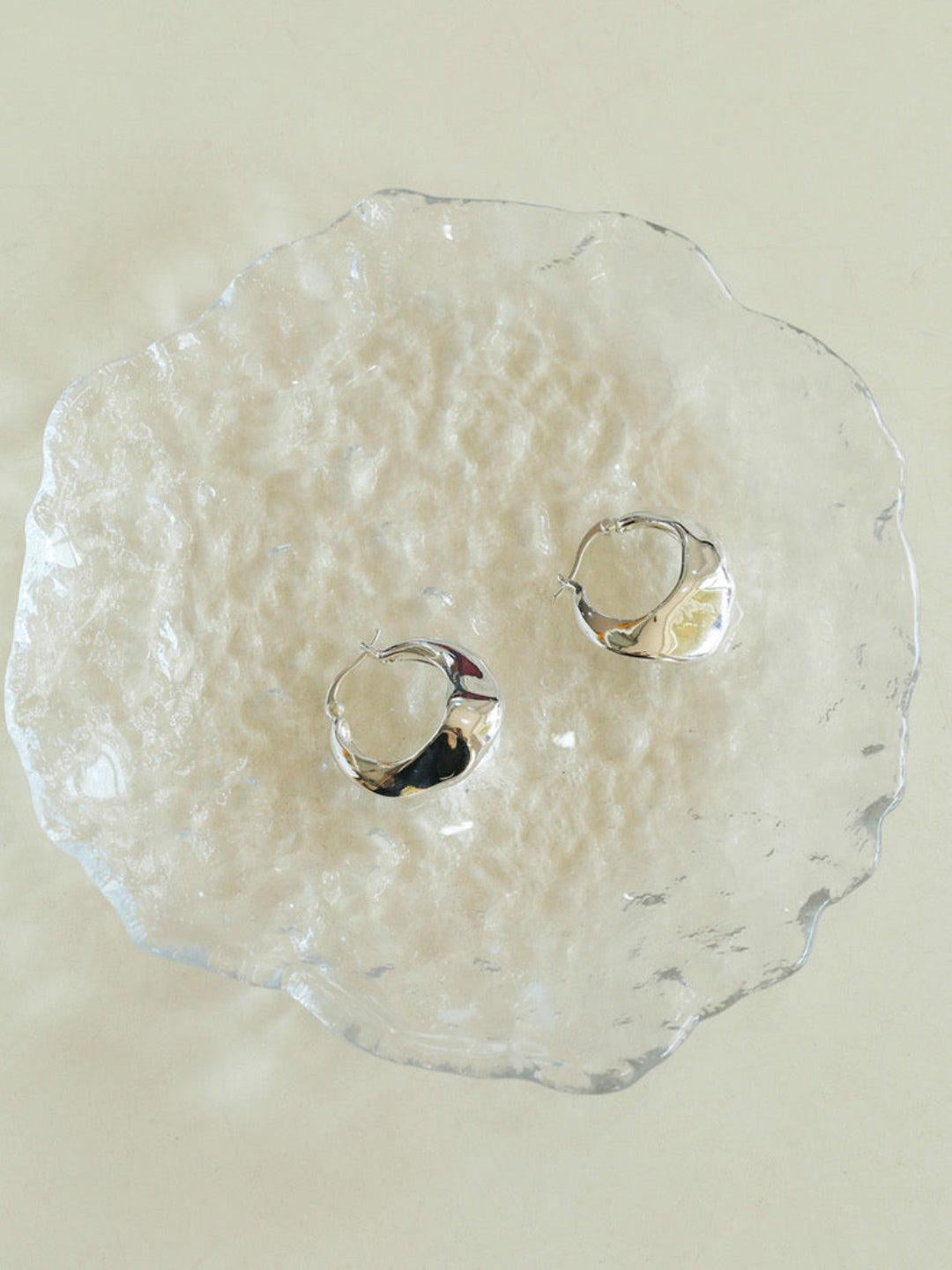 Commuter Twist Floral Geometric Metal Earrings - Gembea Jewelry