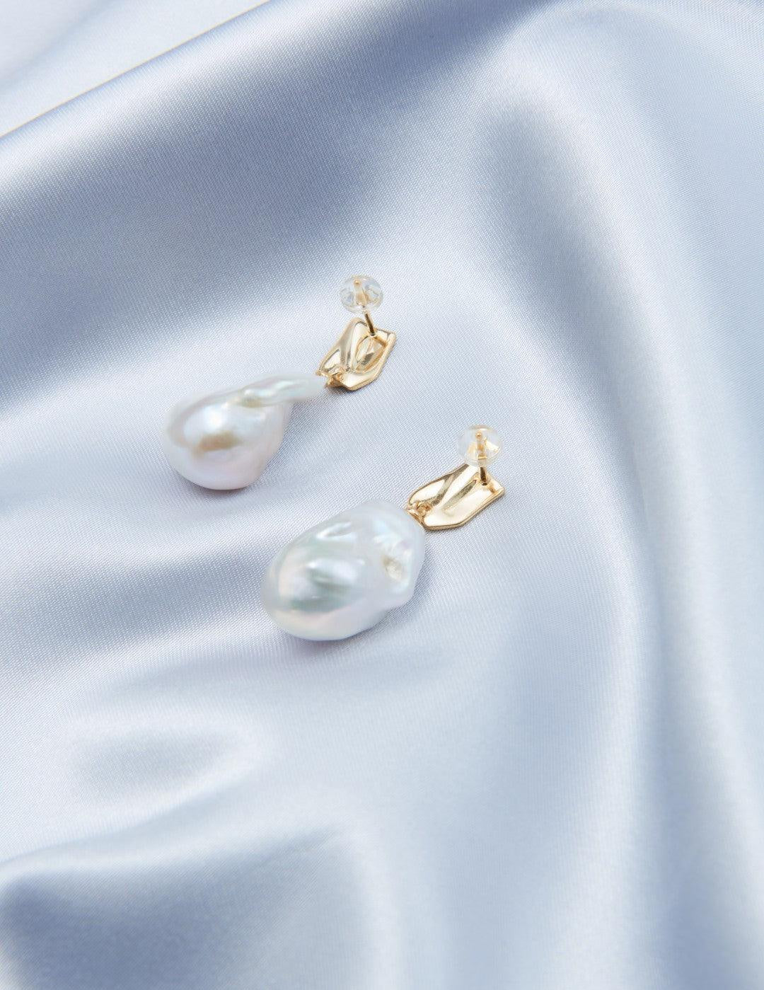 18K Gold Baroque Pendant Pearl Earrings - Gembea Jewelry