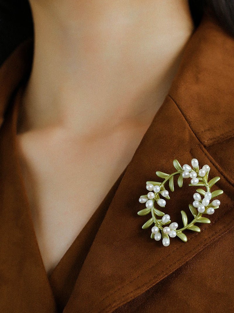 Green Leaf Peach Blossom Pearl Brooch gembea jewelry