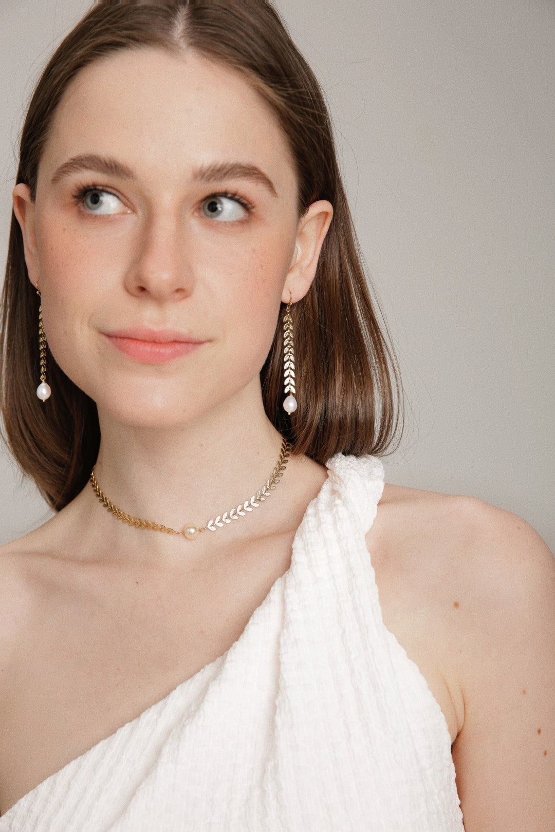Gembea Jewelry Love and the City Leaf Choker Necklace