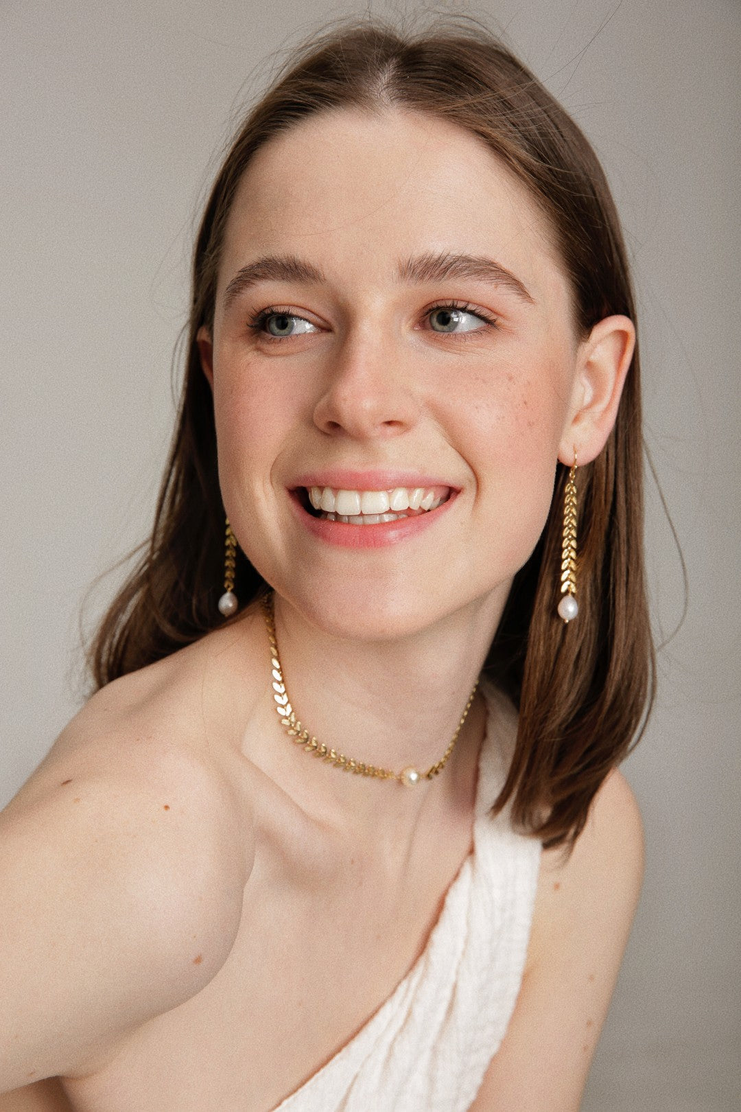 Gembea Jewelry Love and the City Leaf Choker Necklace