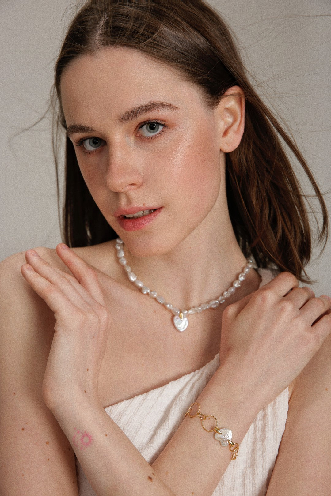 Gembea JewelryLove Pendant Shaped Baroque Pearl Beaded Necklace