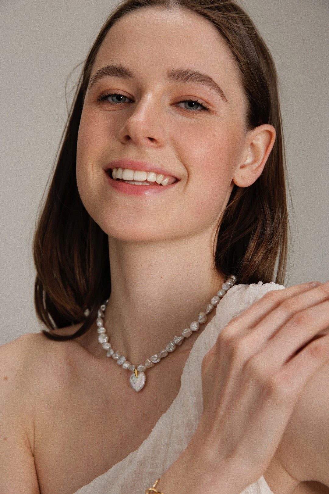 Gembea JewelryLove Pendant Shaped Baroque Pearl Beaded Necklace