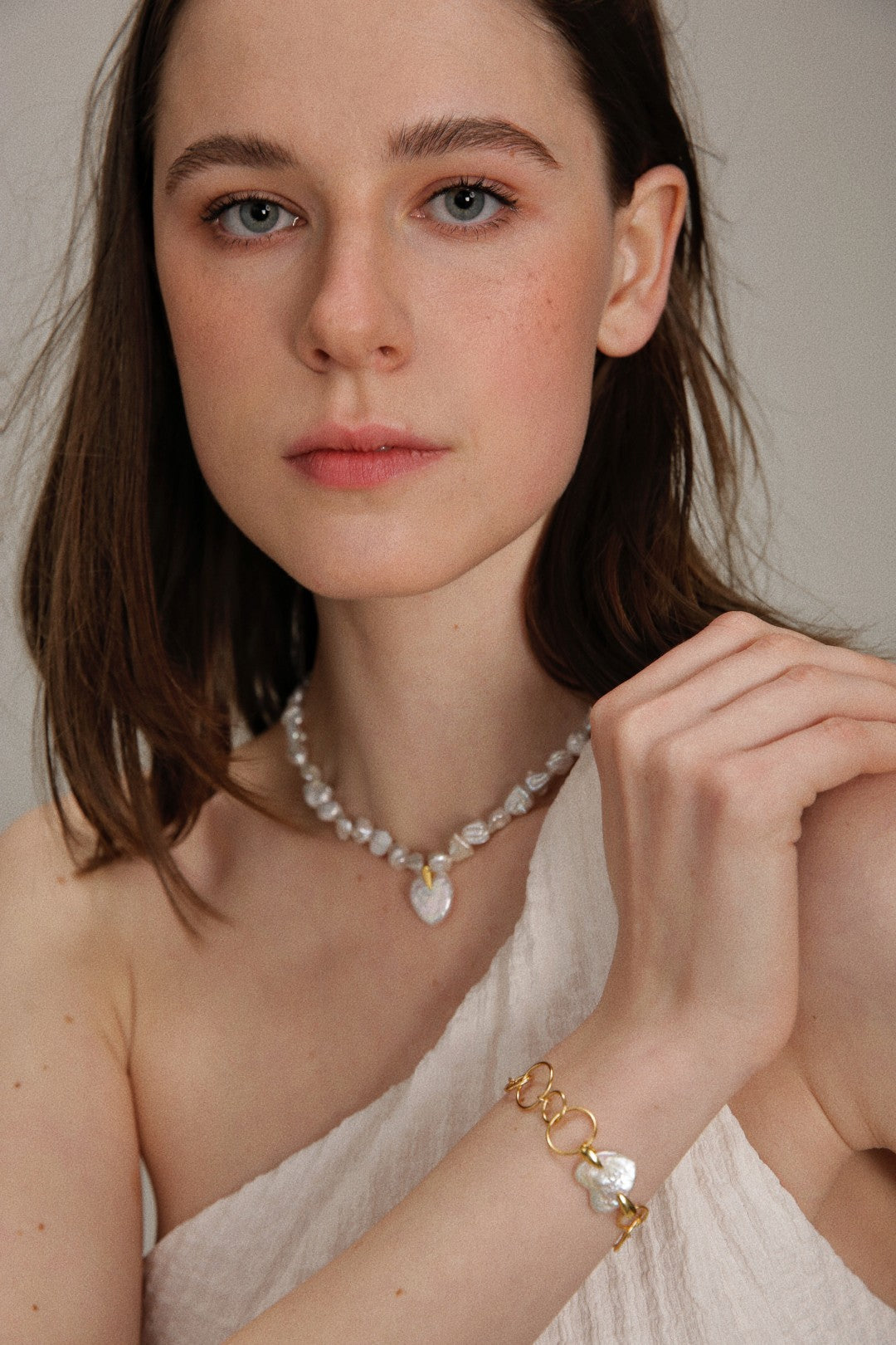 Gembea JewelryLove Pendant Shaped Baroque Pearl Beaded Necklace