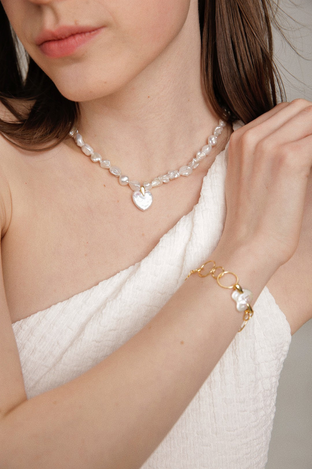 Gembea JewelryLove Pendant Shaped Baroque Pearl Beaded Necklace