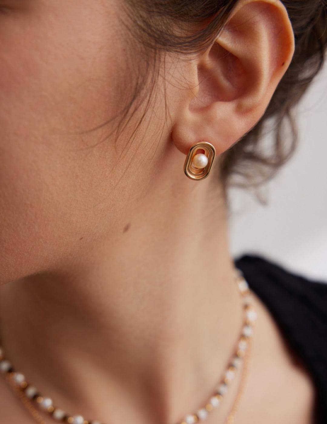 Minimalist Metallic Pearl Stud Earrings - Gembea Jewelry