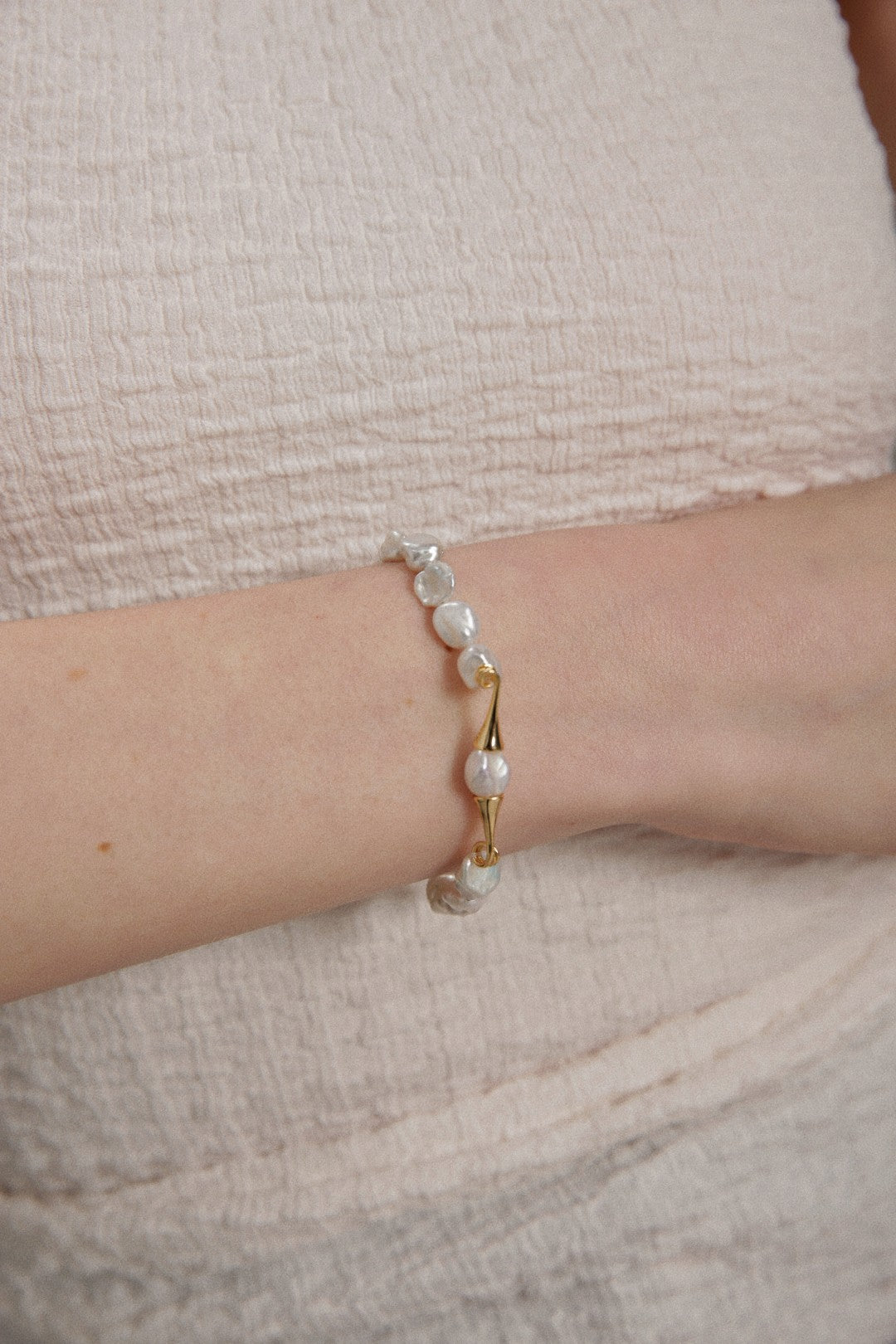 Gembea Jewelry Moustache Baroque Pearl Bracelet