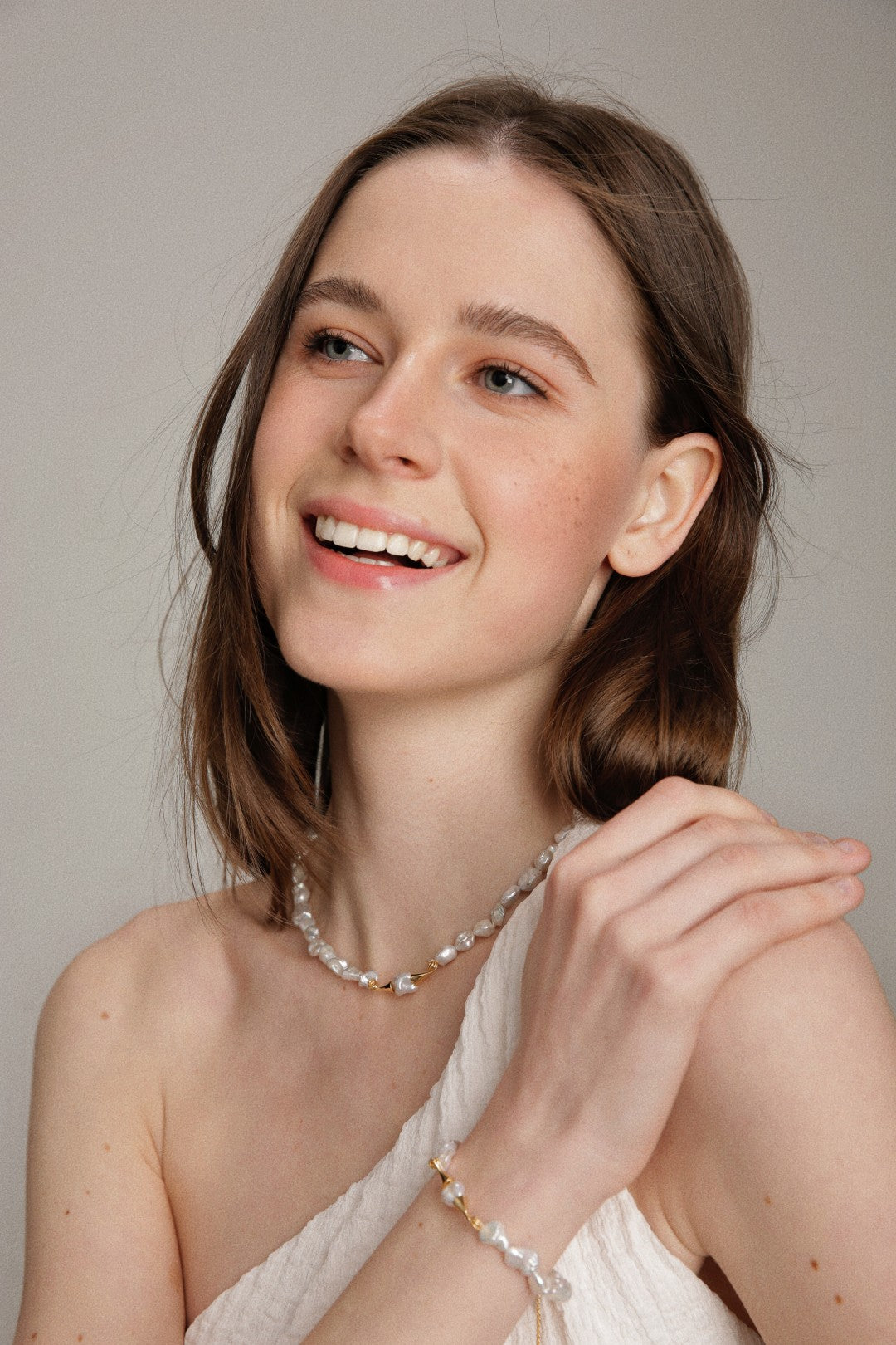 Gembea Jewelry Moustache Baroque Pearl Bracelet