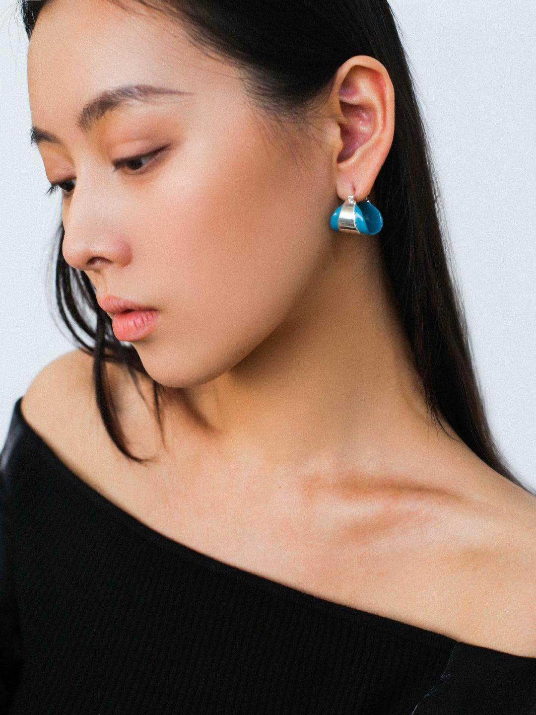 Simple Enamel Glaze Curved Hoop Earrings - Gembea Jewelry