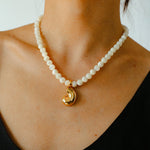 Gembea Jewelry White Shell Beads Conch Pendant Necklace