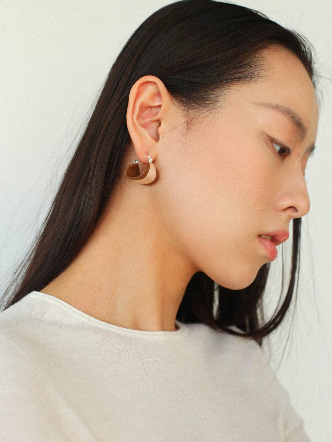 Simple Enamel Glaze Curved Hoop Earrings - Gembea Jewelry
