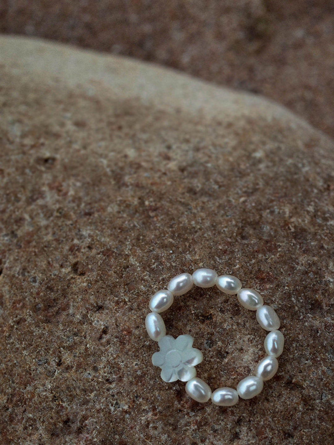 Gembea Jewelry Elastic Irregular Pearl Ring