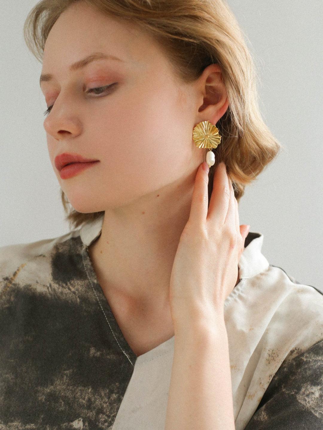 Simple Lotus Leaf Metallic Pearl Earrings - Gembea Jewelry