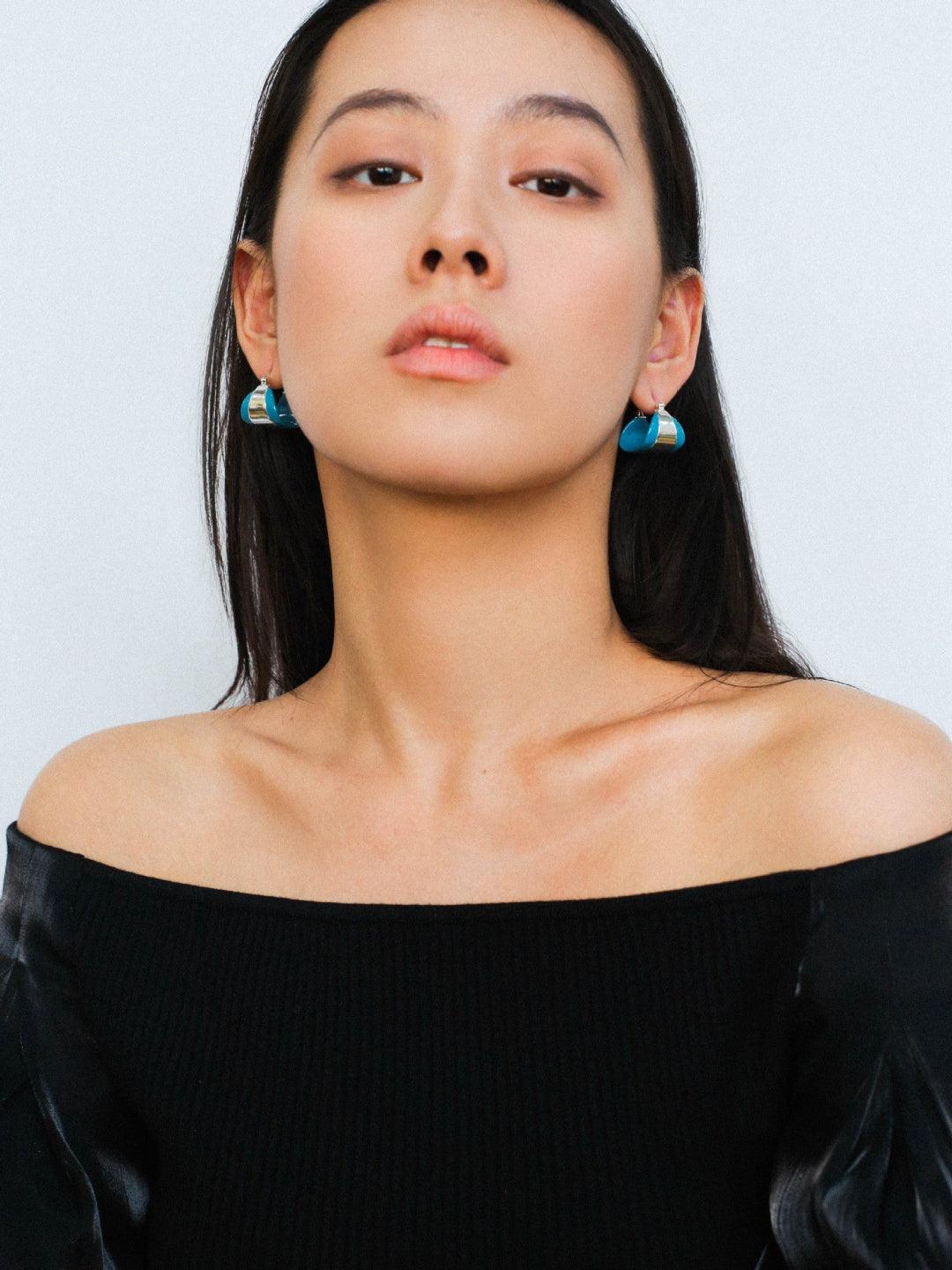 Simple Enamel Glaze Curved Hoop Earrings - Gembea Jewelry