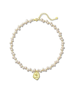 Queen's Seal Pendant Pearl Necklace gembea jewelry