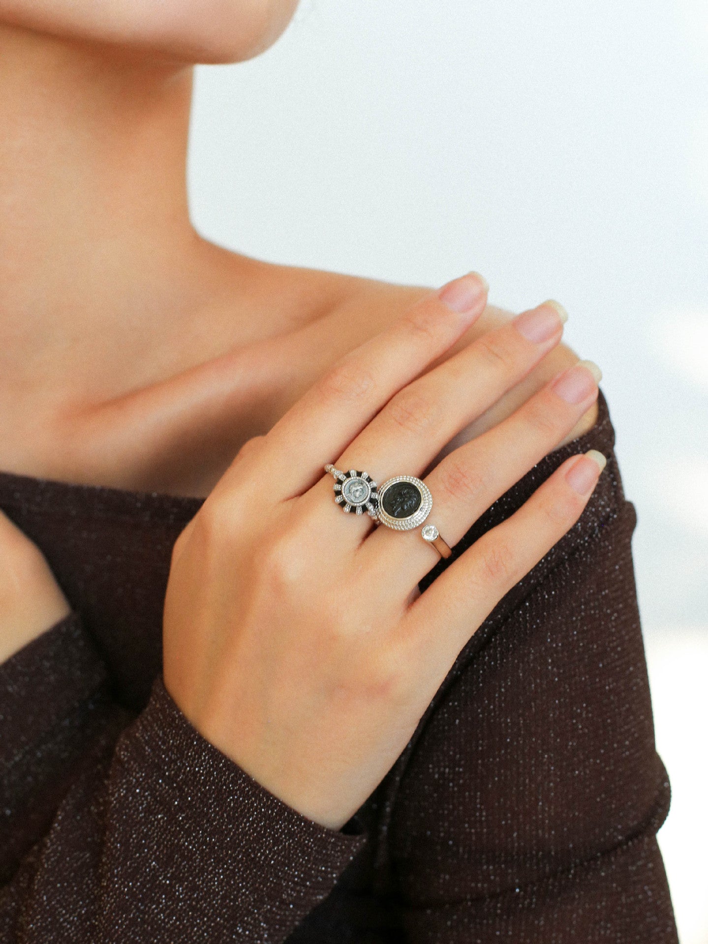 Style E Vintage Narcissus Black White Coins Ring-Gembea Jewelry