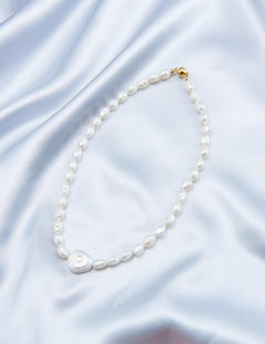 Vintage Baroque Pendant Pearl Beaded Necklace - Gembea Jewelry