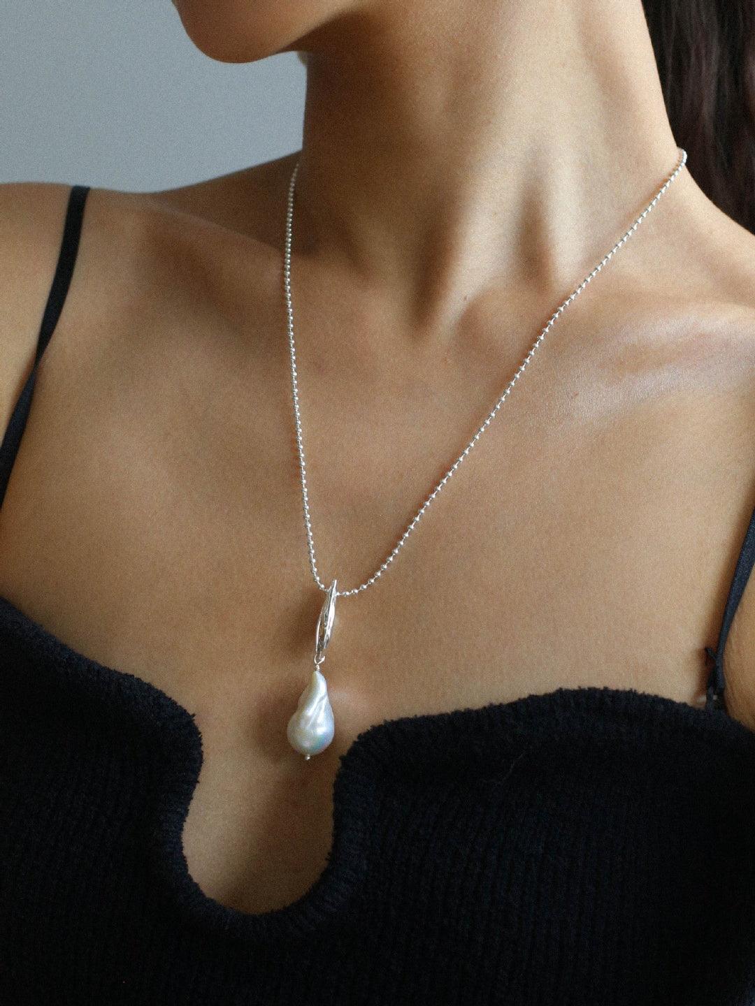 Willow Leaf Baroque Pearl Pendant Necklace - Gembea Jewelry