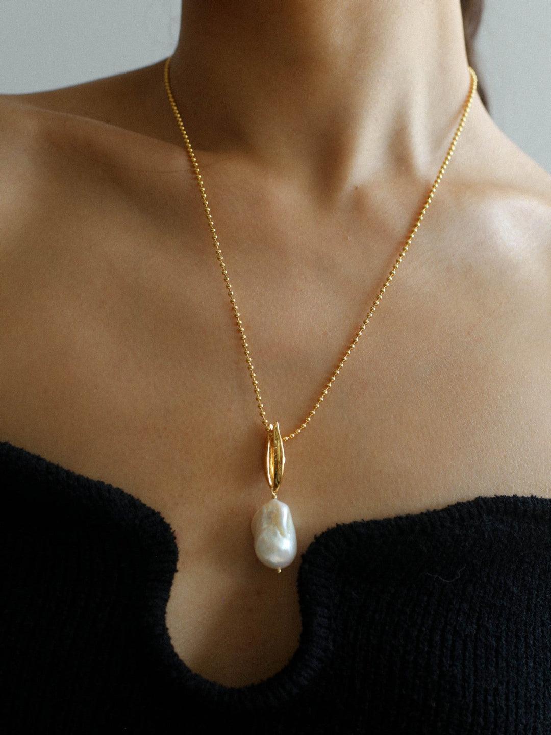 Willow Leaf Baroque Pearl Pendant Necklace - Gembea Jewelry