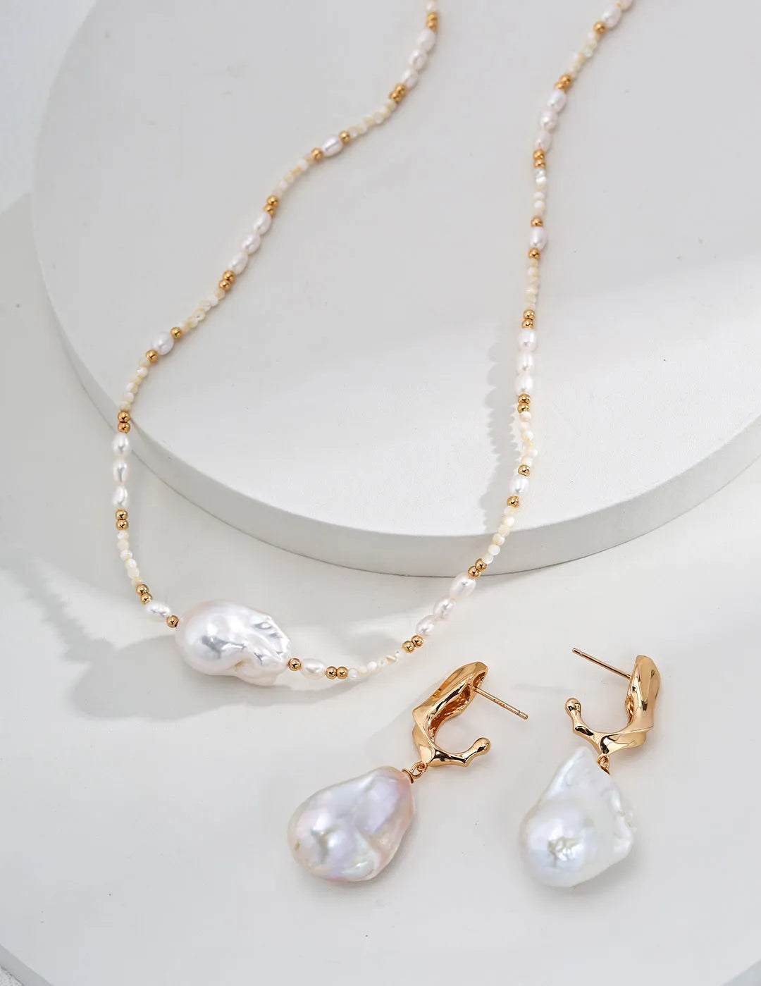 Baroque Pendant Rice Pearl Necklace - Gembea Jewelry