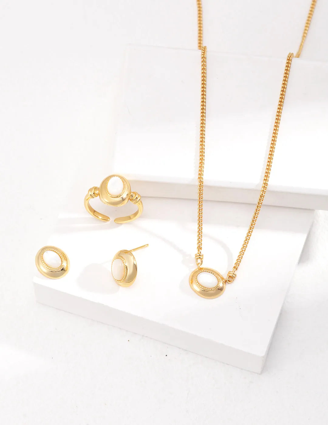 Mother of Pearl Pendant Chain Necklace - Gembea Jewelry