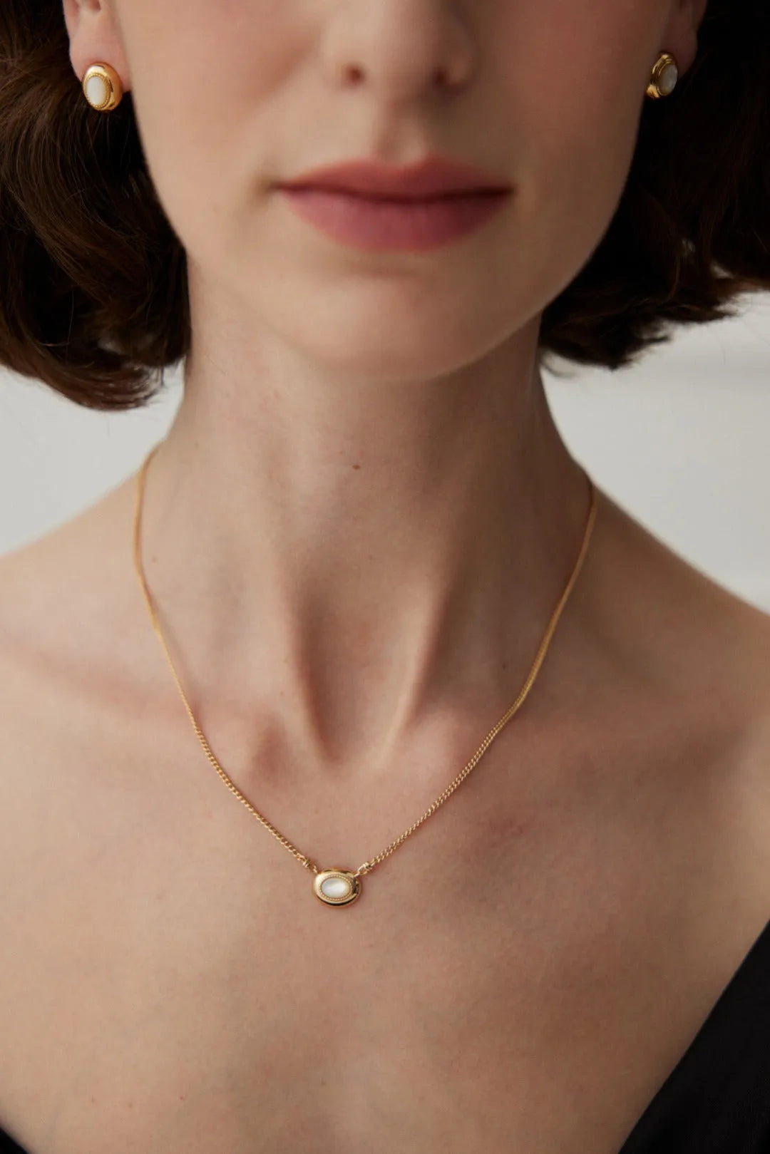 Mother of Pearl Pendant Chain Necklace - Gembea Jewelry