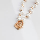 Gembea Jewelry Queen's Seal Pendant Pearl Necklace