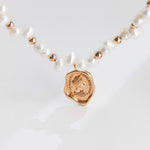 Gembea Jewelry Queen's Seal Pendant Pearl Necklace