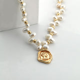 Gembea Jewelry Queen's Seal Pendant Pearl Necklace