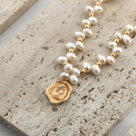 Gembea Jewelry Queen's Seal Pendant Pearl Necklace