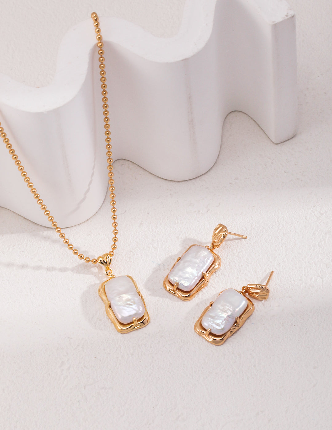 Gembea Jewelry Rectangular Baroque Pearl Chain Necklace