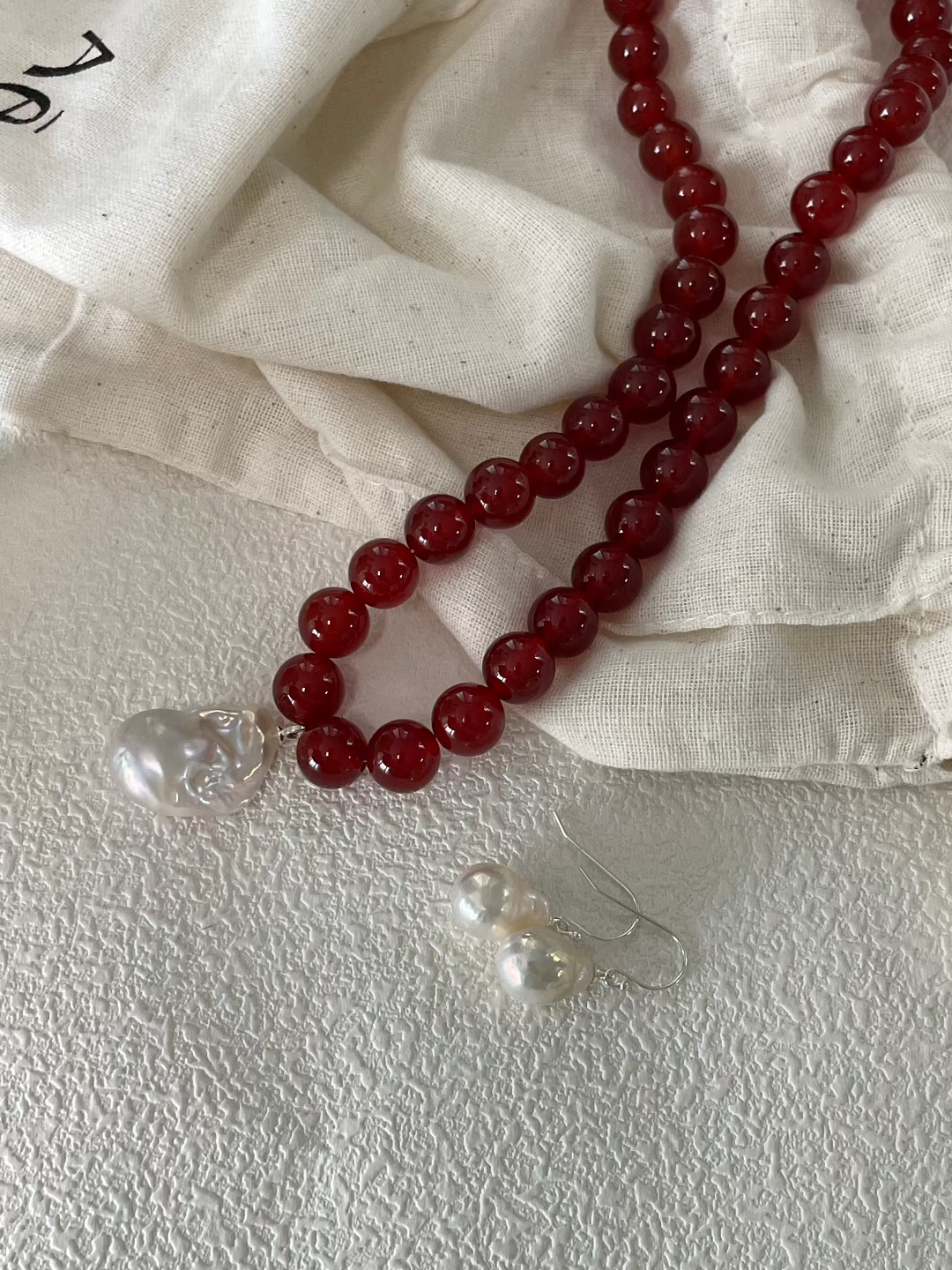 Red Agate Baroque Pearl Pendant Necklace