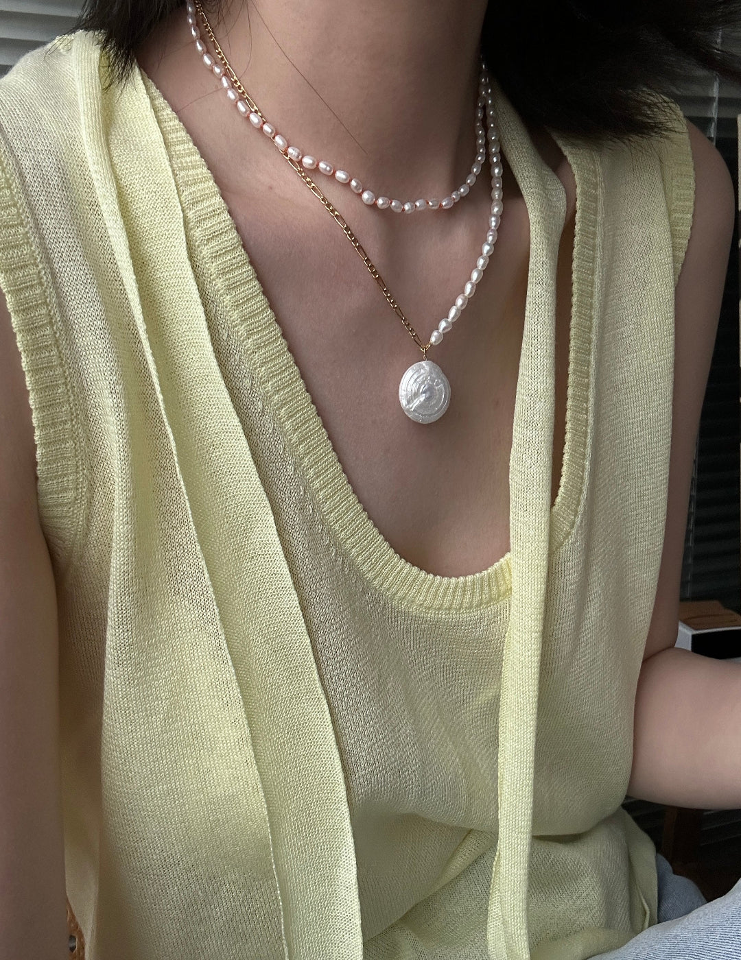 Round Baroque Pendant Chain Pearl Necklace