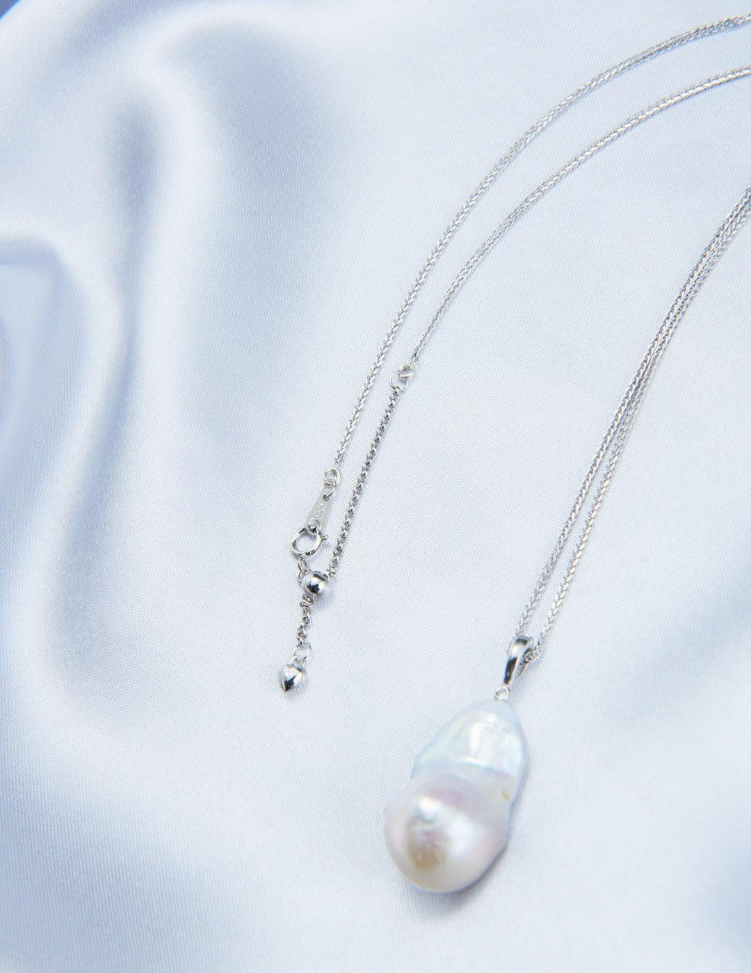 Silver Chain Baroque Pearl Pendant Necklace