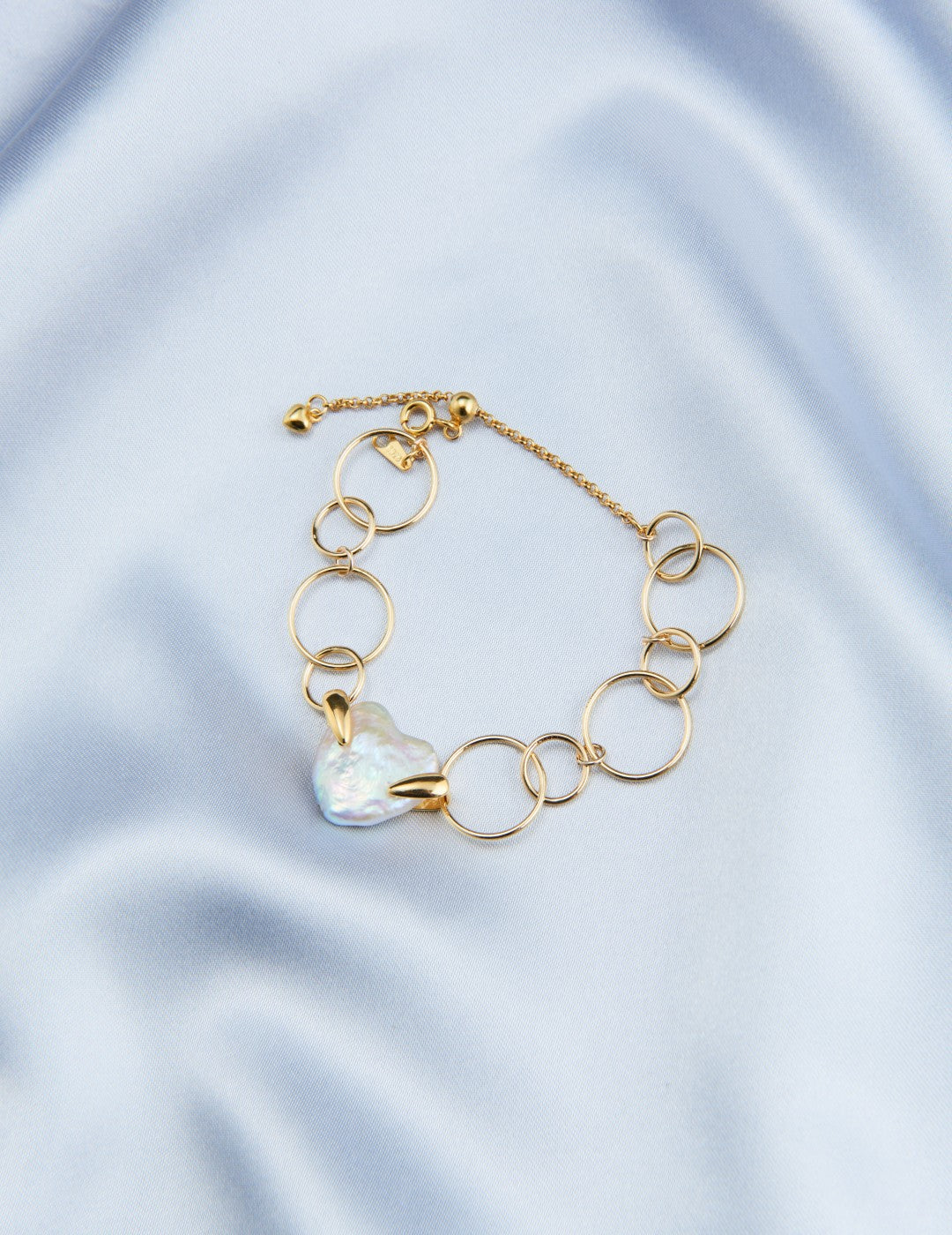 Love Baroque Small Metal Circle Bracelet