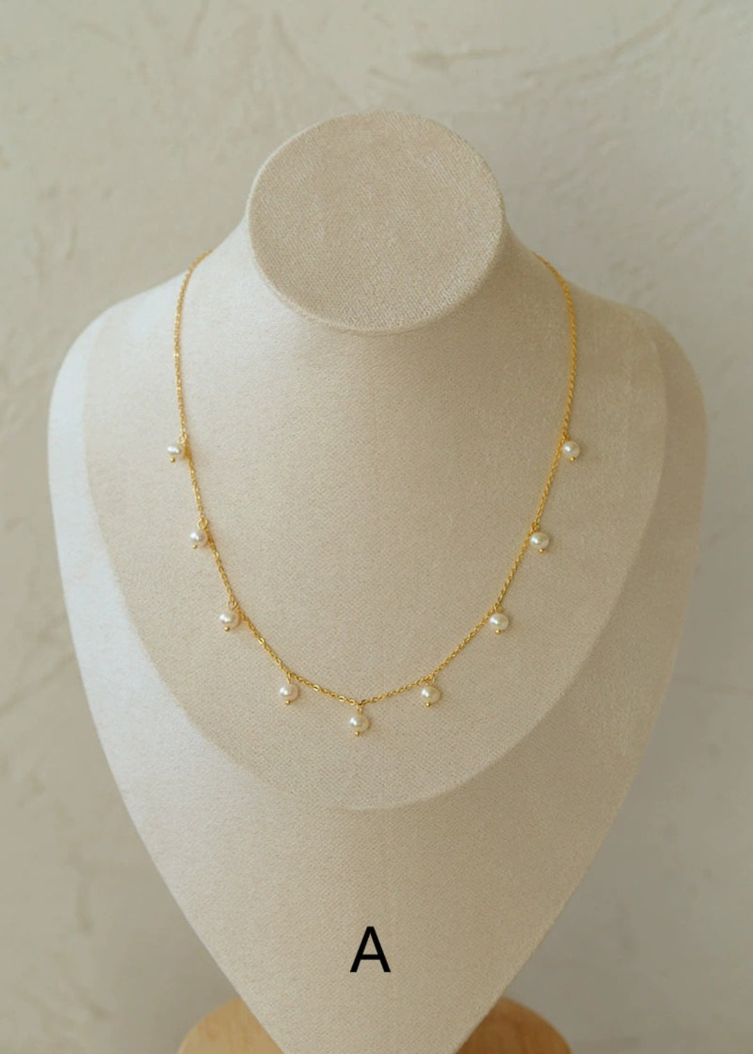 Overlay Natural Pearl Pendant Necklace