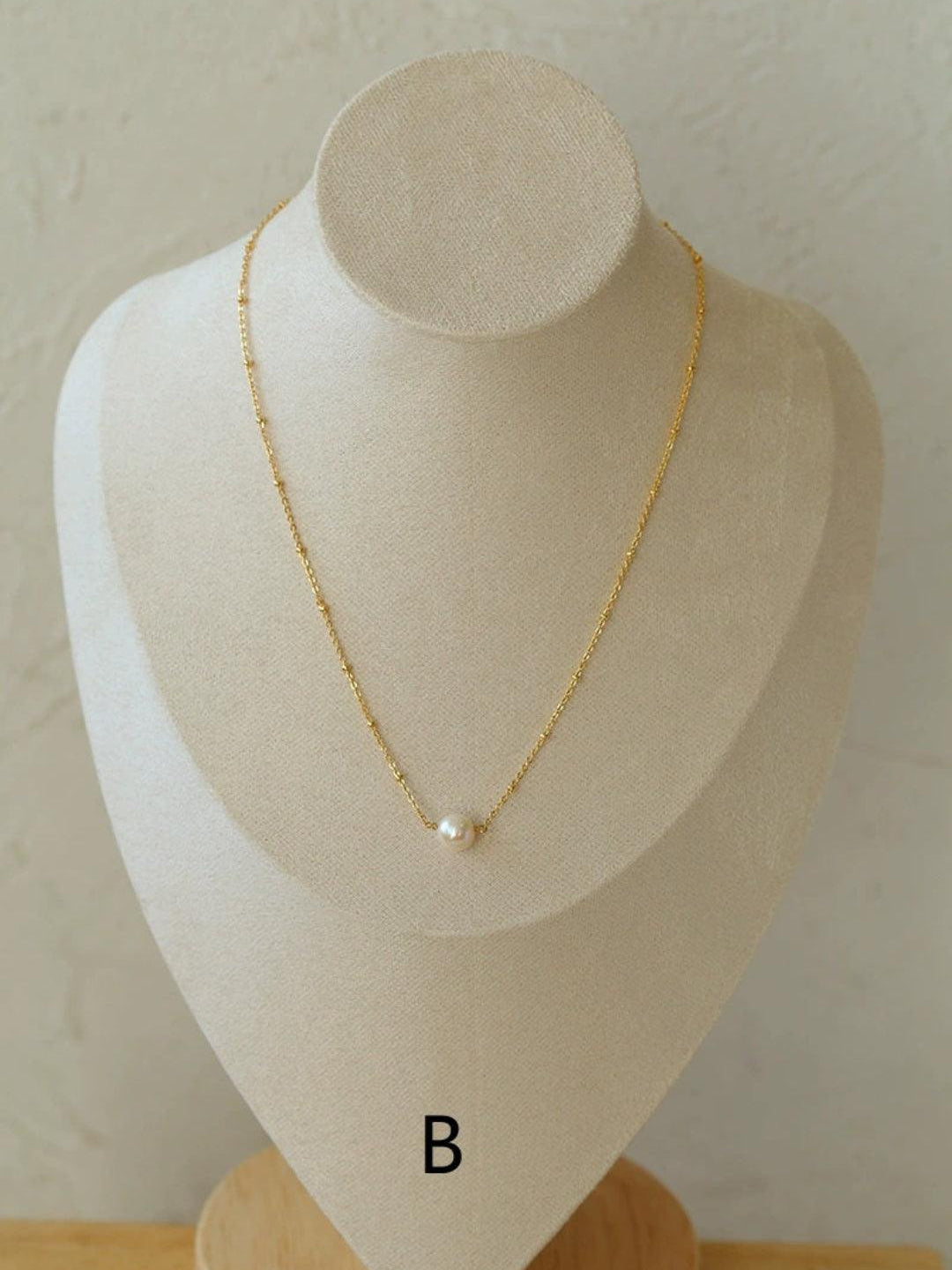 Overlay Natural Pearl Pendant Necklace - Gembea Jewelry