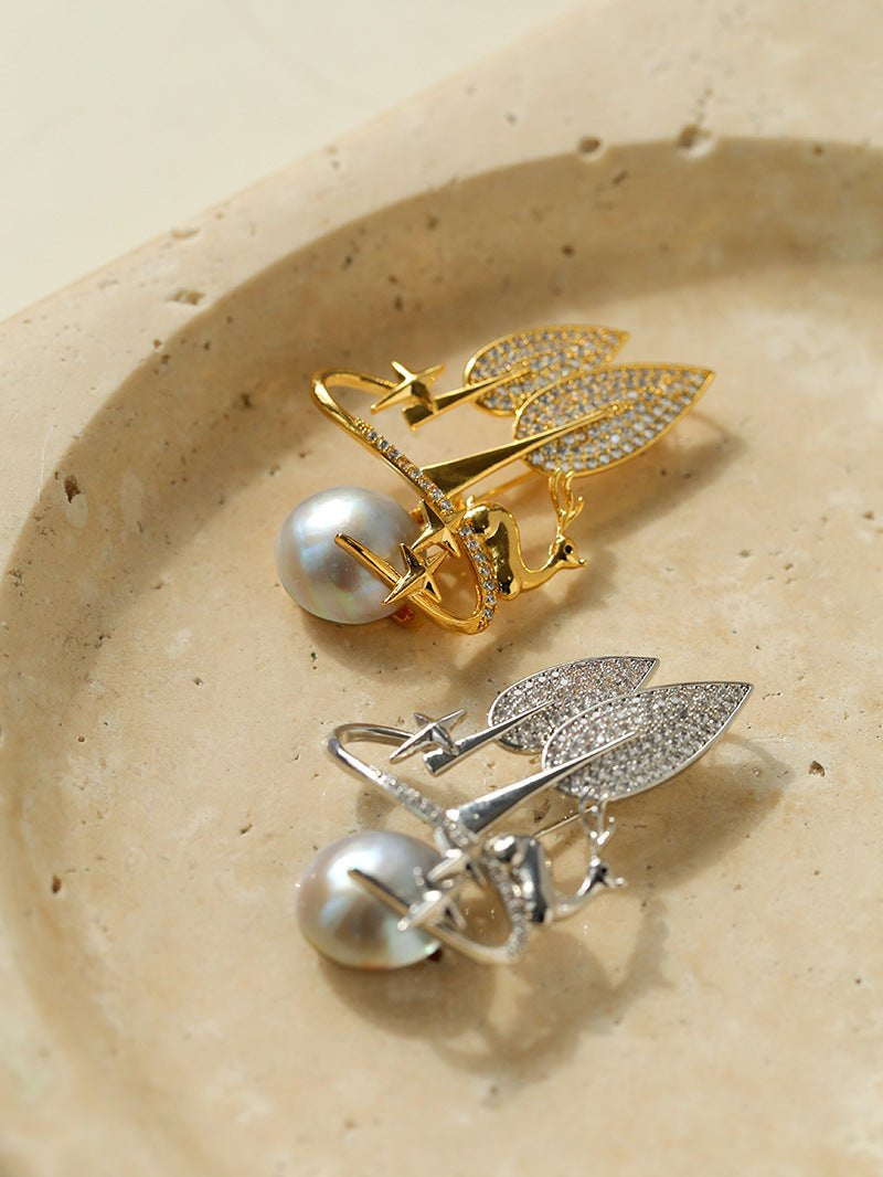 Christmas Deer Mabe Pearl Brooch gembea jewelry