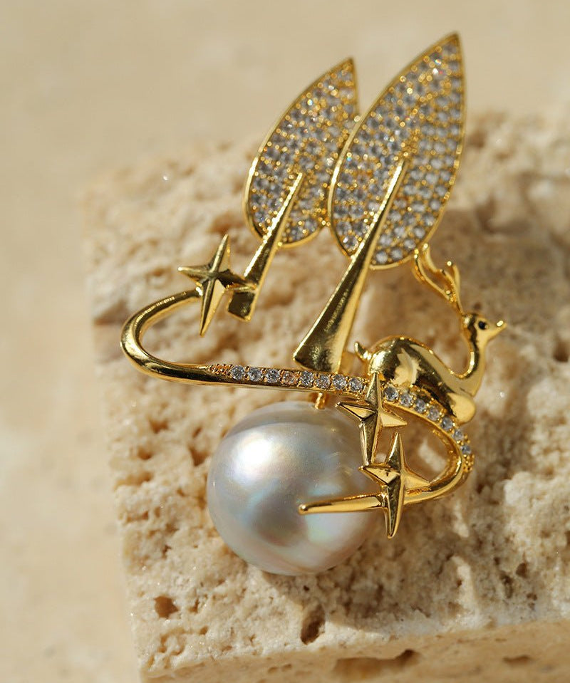 Christmas Deer Mabe Pearl Brooch gembea jewelry