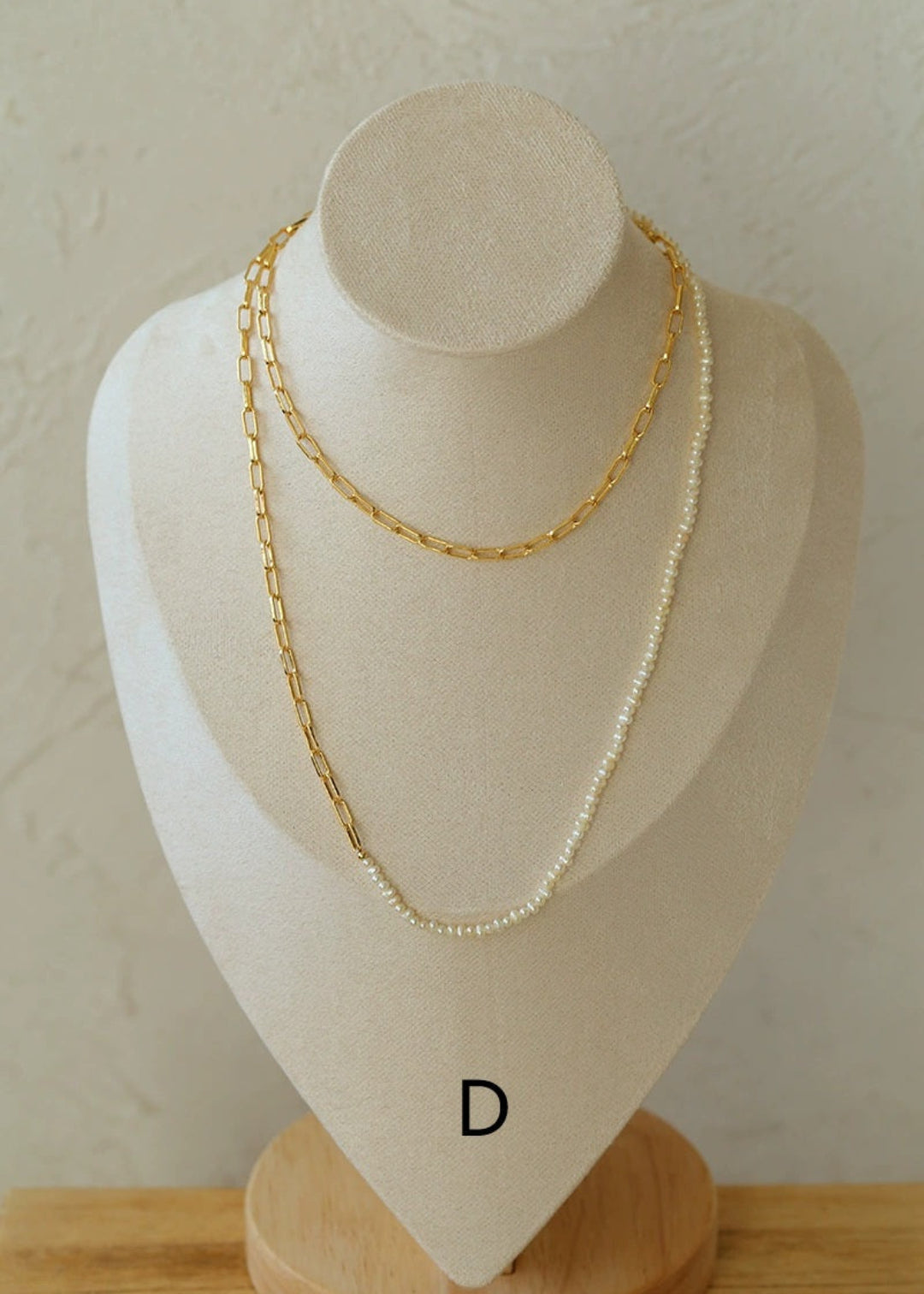 Overlay Natural Pearl Pendant Necklace