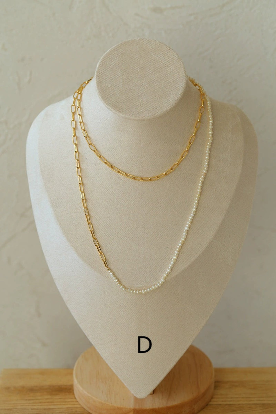 Overlay Natural Pearl Pendant Necklace