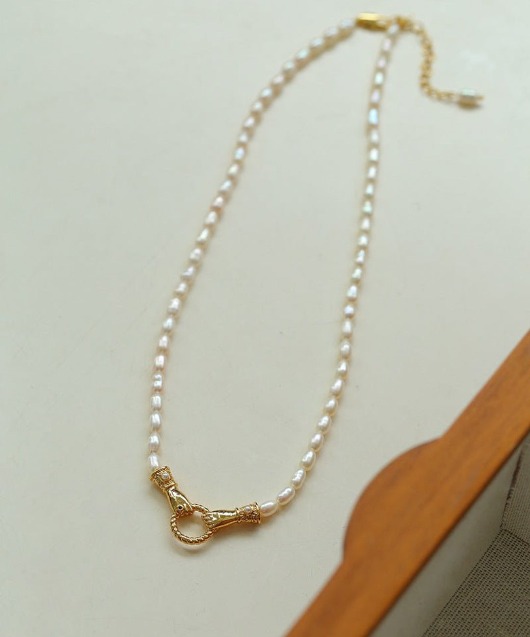 Double-Handed Ring Clasp Pearl Beaded Necklace gembea jewelry