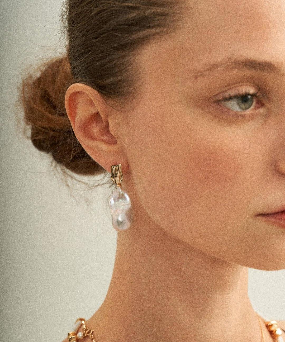 18K Gold Baroque Pendant Pearl Earrings - Gembea Jewelry