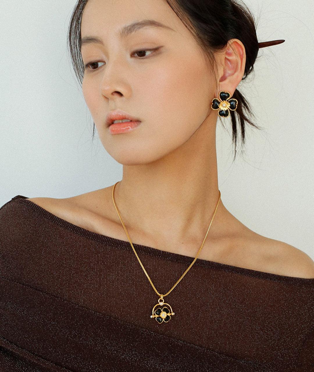 Four Leaf Clover Black Agate Crystal Necklaces - Gembea Jewelry
