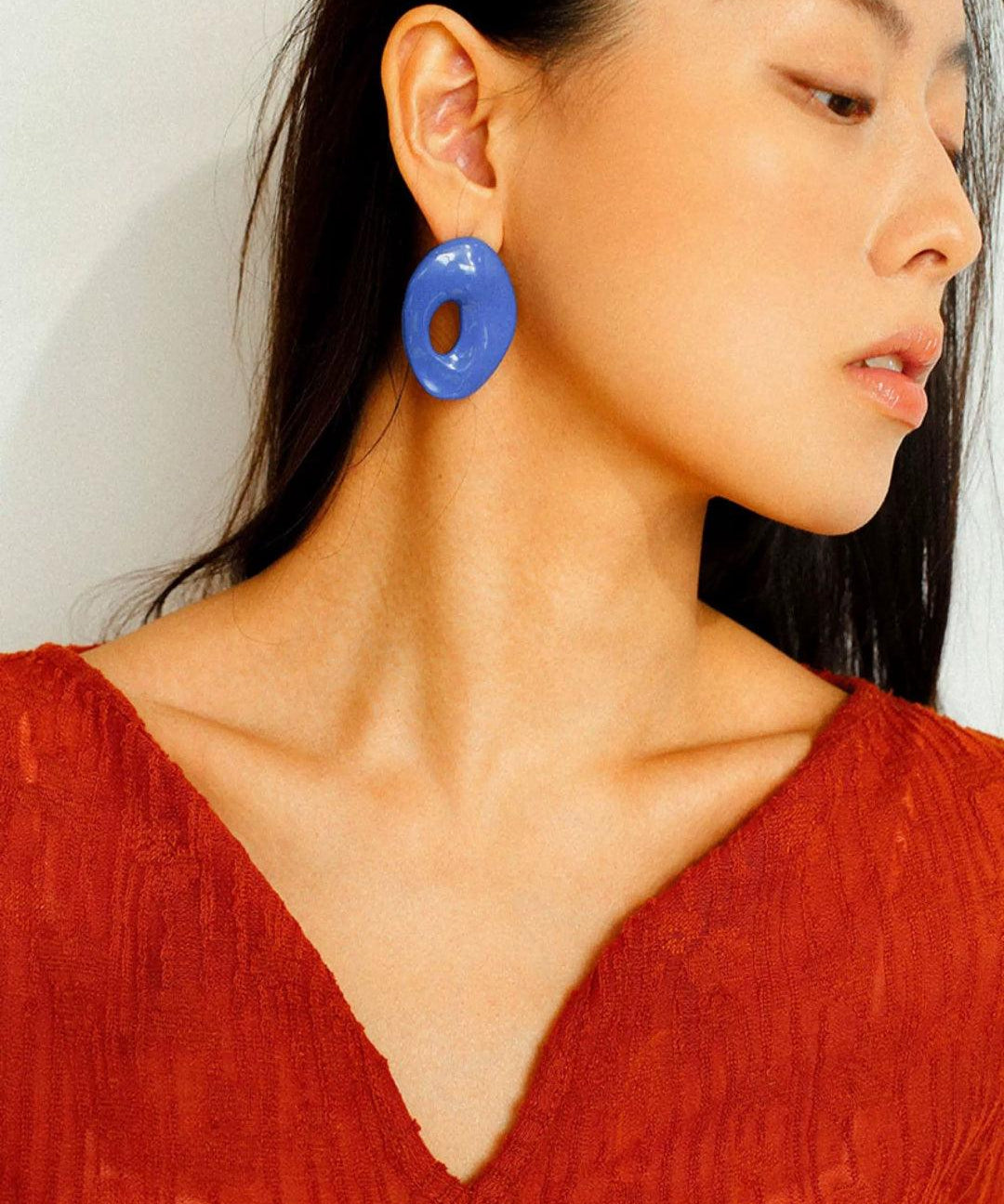 Geometric Oval Hollow Blue Enamel Earrings - Gembea Jewelry