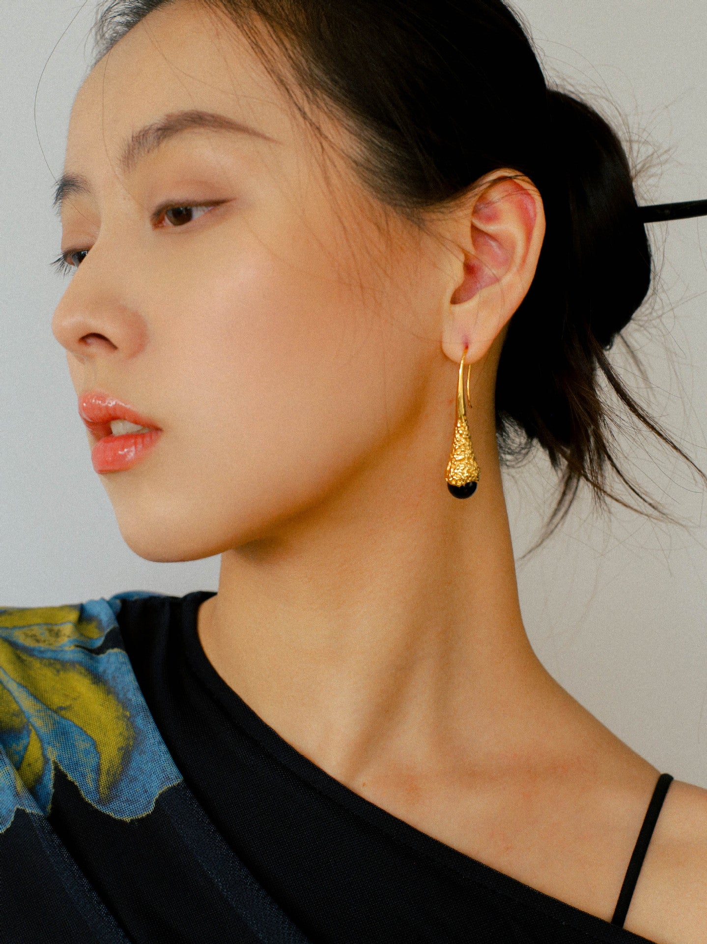 Gilded Bud Black Agate Drop Hook Earrings