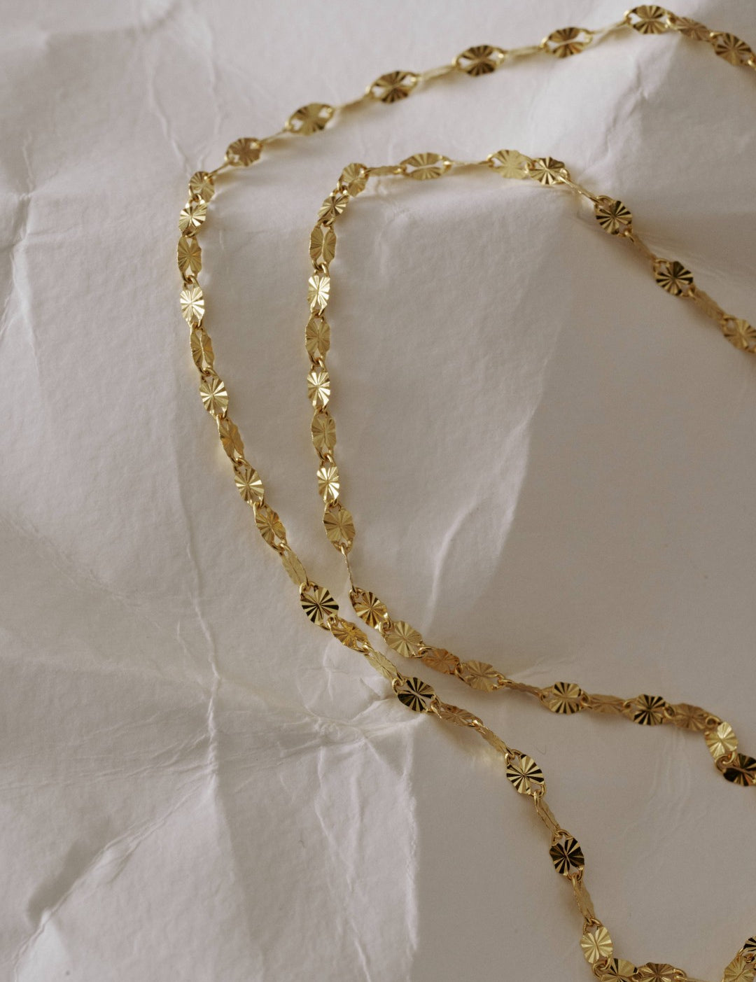 Golden Kiss Chain Simple Necklace gembea jewelry